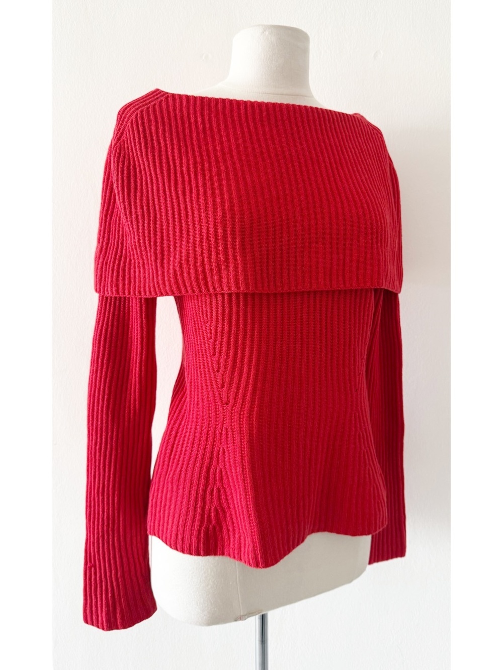 Carolina Herrera Cashmere & Silk Red Ribbed Knit Boatneck Sweater Top Italy